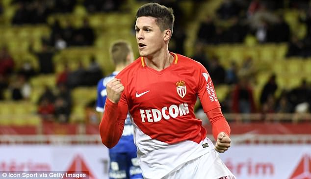 H&igrave;nh ảnh: Guido Carrillo sắp chuyển sang Southampton