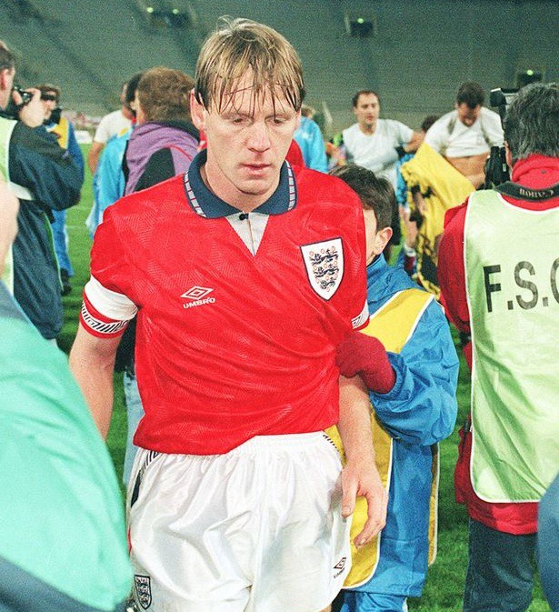 Tuyển Anh vấp ng&atilde; ở VL World Cup 1994 khiến HLV t&ecirc;n tuổi Graham Taylor bị sa thải