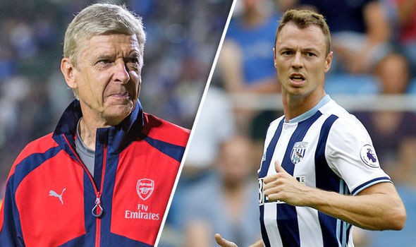 H&igrave;nh ảnh: Wenger rất muốn c&oacute; Evans để gia cố h&agrave;ng thủ l&acirc;u d&agrave;i