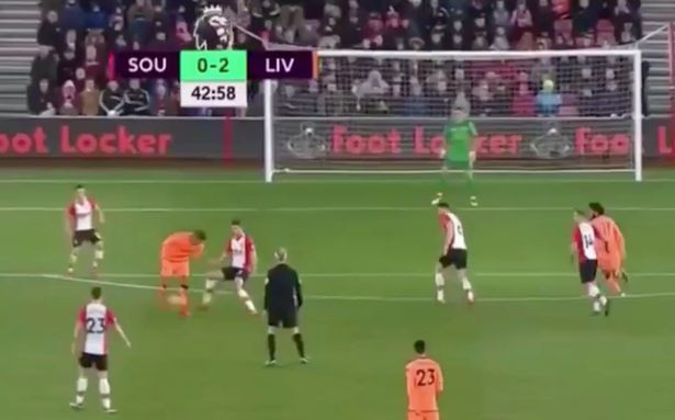 H&igrave;nh ảnh: C&uacute; đ&aacute;nh g&oacute;t ngẫu hứng của Firmino đ&atilde; g&oacute;p c&ocirc;ng lớn mang về b&agrave;n thứ 2 cho Liverpool
