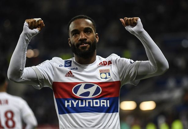 Lacazette muốn tới Atletico hơn là Arsenal? Lacazette muốn tới Atletico hơn là Arsenal?