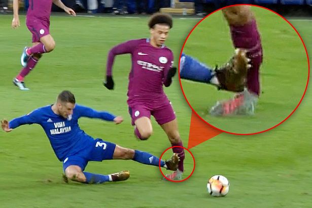 H&igrave;nh ảnh: Sane bị phạm lỗi cực kỳ th&ocirc; bạo ở FA Cup