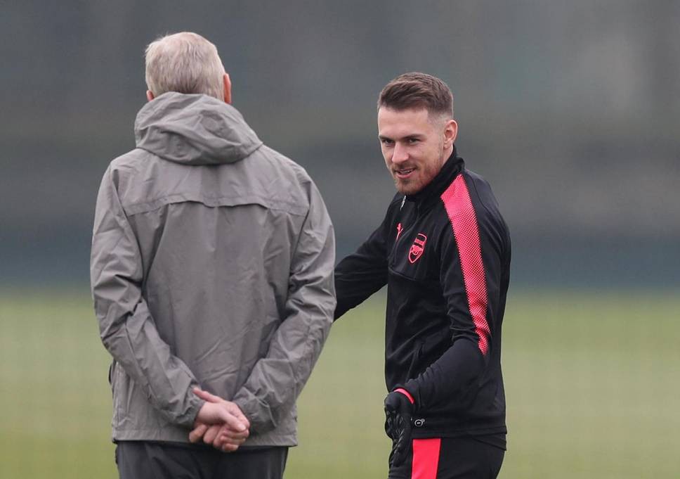 H&igrave;nh ảnh: Wenger đang hy vọng Ramsey kịp b&igrave;nh phục đ&aacute; với Man City