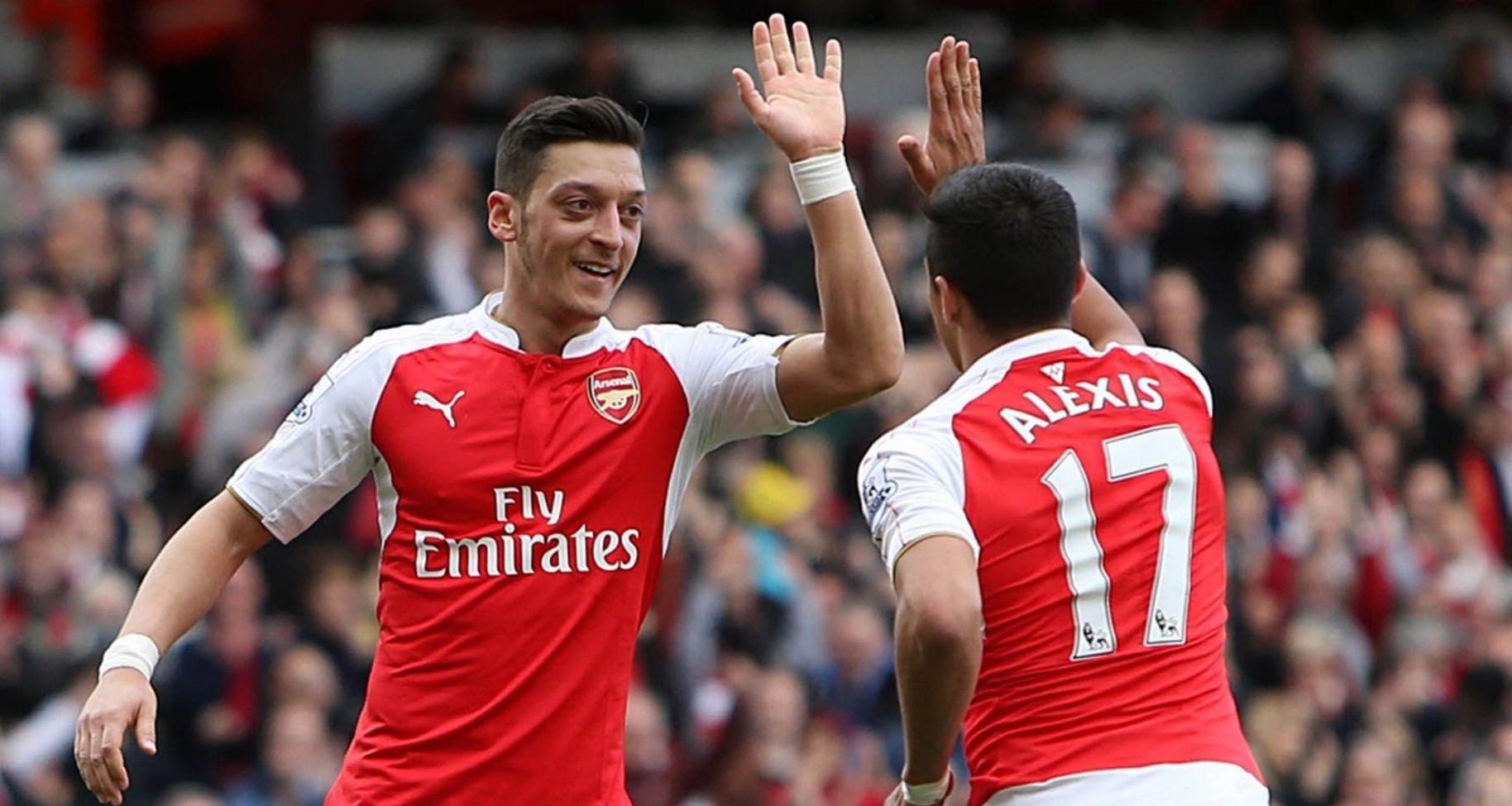 Arsenal đã khỏi “bệnh vuốt ve"?