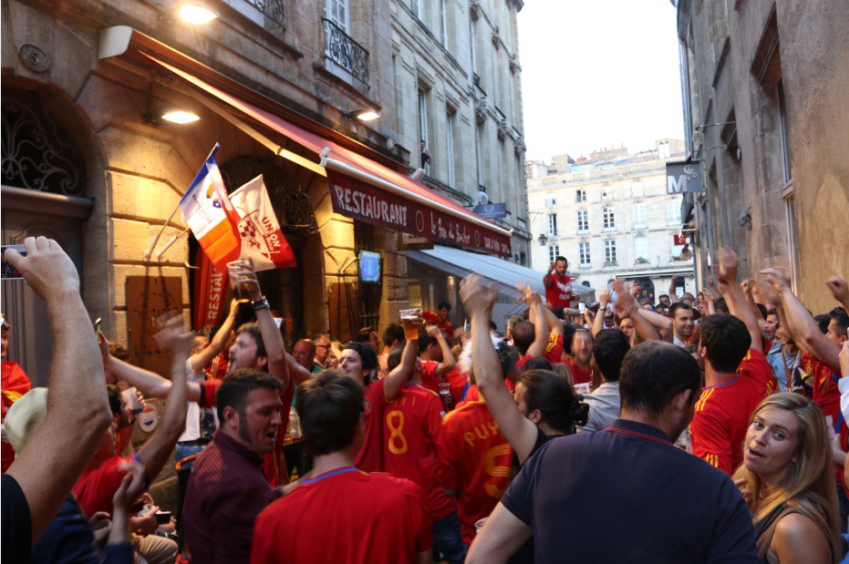 Thư EURO: Bordeaux đón "bão ca-rô"