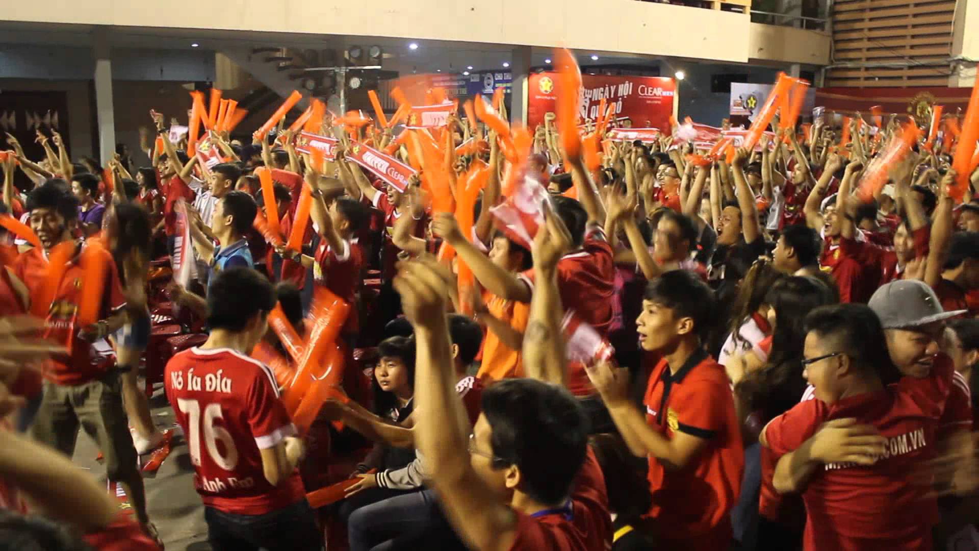 BQTH Premier League tại Việt Nam - “Thượng đế” được hưởng lợi?
