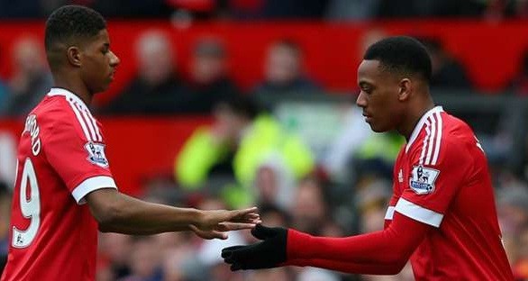 CĐV sẽ được quyền thay cầu thủ trong trận ở Premier League