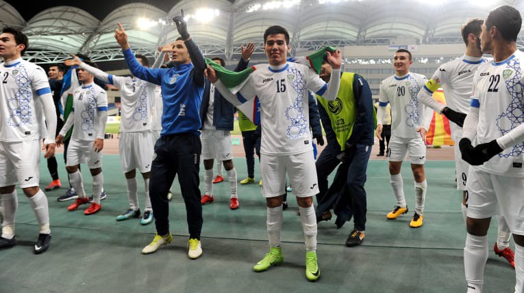 Choáng ngợp với "mô hình bóng đá Real và Barca" của Uzbekistan