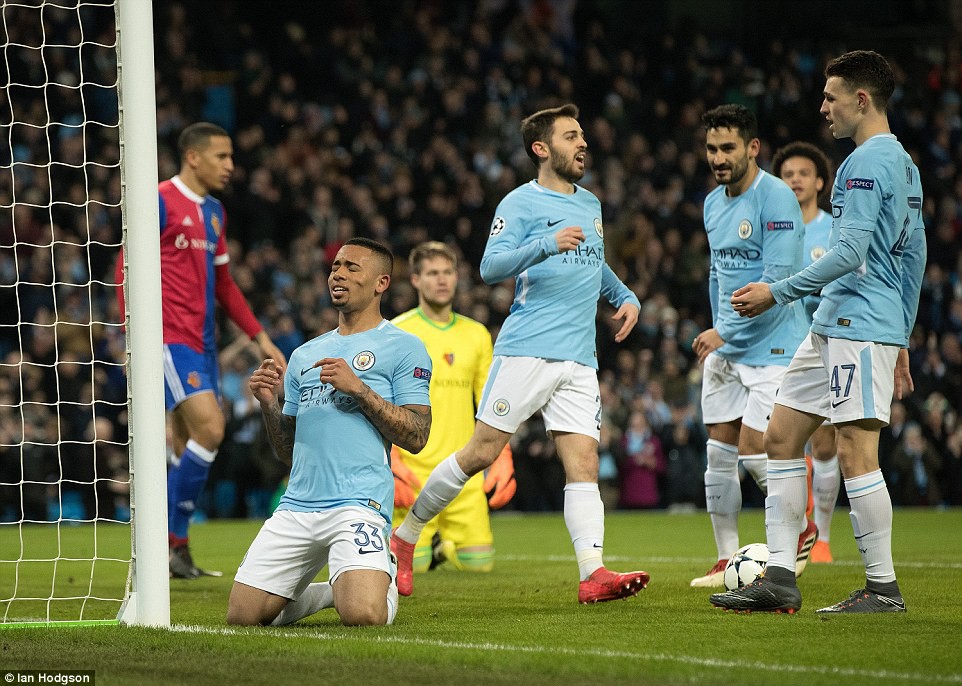 Đứt mạch trận bất bại, Man City vẫn vào tứ kết Champions League với kỷ lục ghi bàn