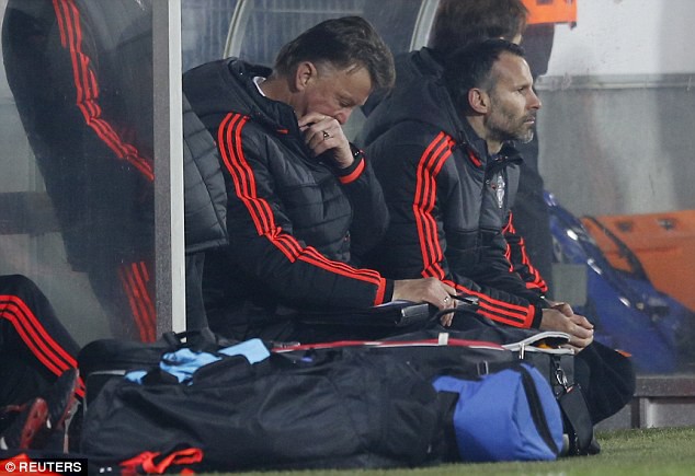 Jose Mourinho đến Man Utd chỉ còn tính bằng giờ