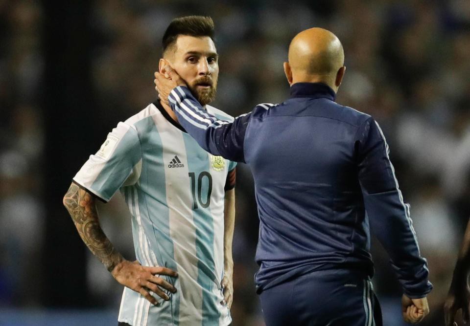 Kịch bản nào để Messi và Argentina né được thảm kịch ở vòng loại World Cup?