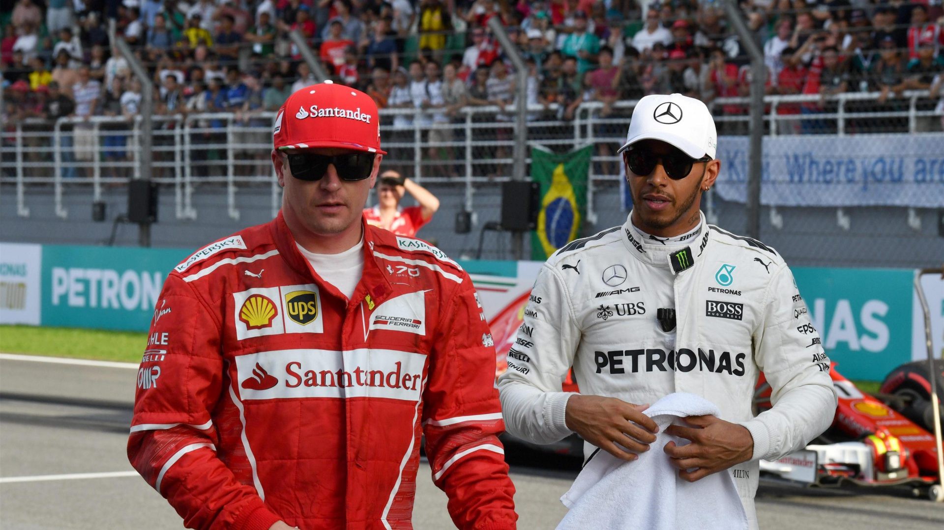 Lewis Hamilton nhắm tới kỷ lục của Raikkonen ở chặng đua Bahrain cuối tuần này
