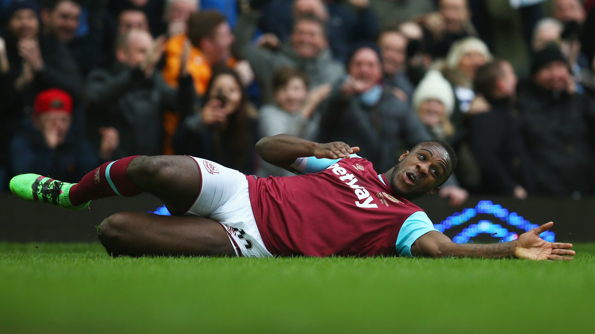 Michail Antonio - Từ sân chơi "phủi" trở thành ngôi sao tuyển Anh