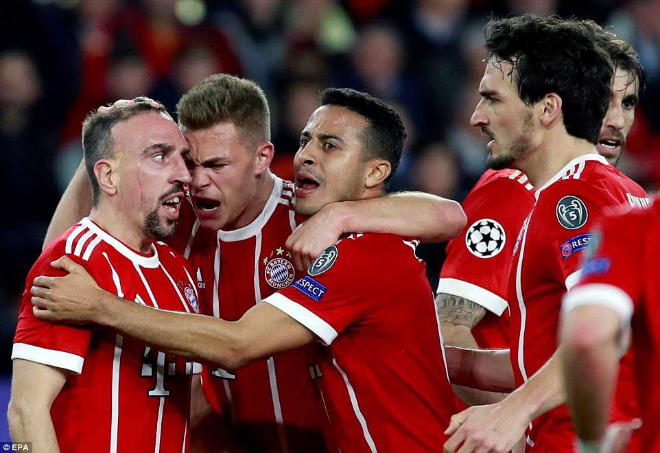 Nhờ thầy cao tay, Bayern hạ Sevilla để đặt một chân vào bán kết