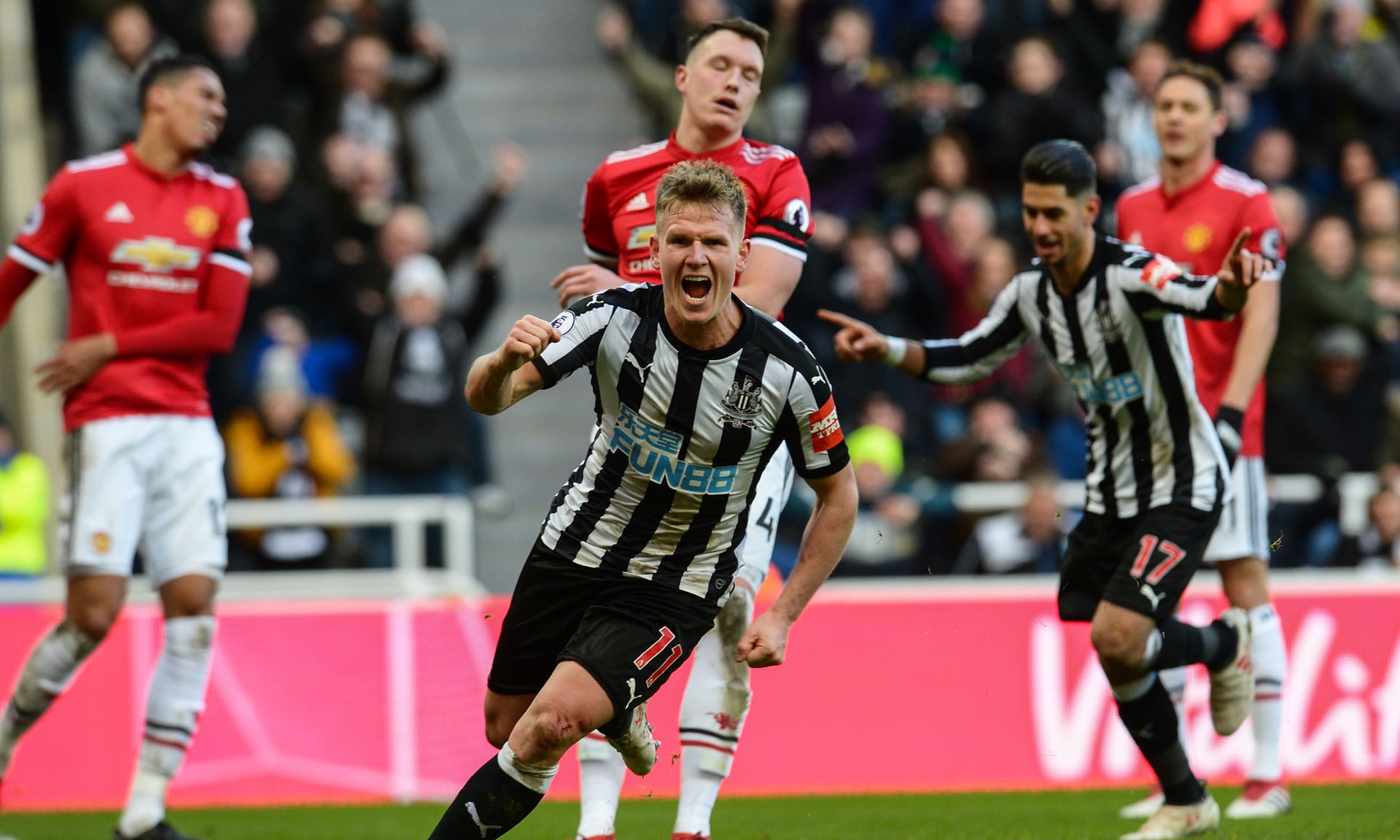 Những thống kê "lộn ngược" giải thích vì sao MU gục ngã ở Newcastle