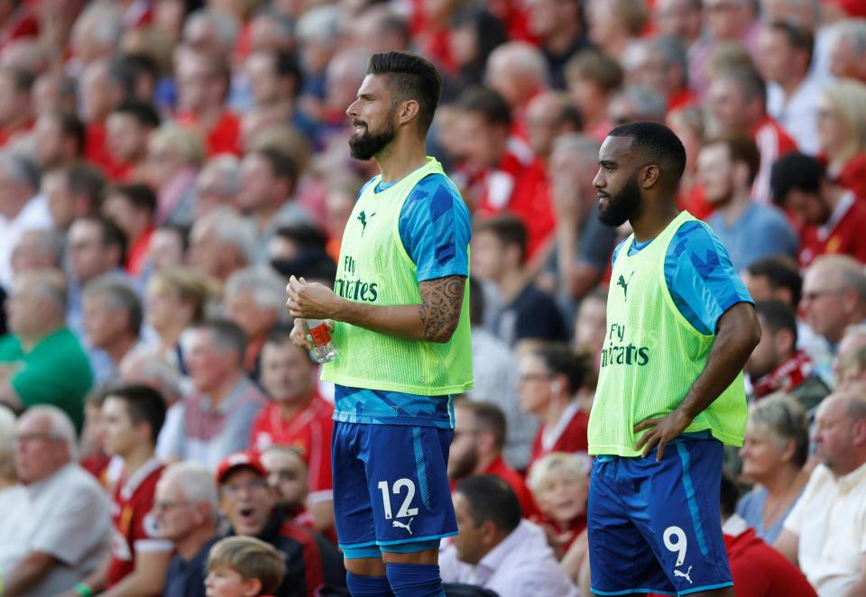 Giroud và Lacazette có cơ hội đá chính đêm nay? Giroud và Lacazette có cơ hội đá chính đêm nay?