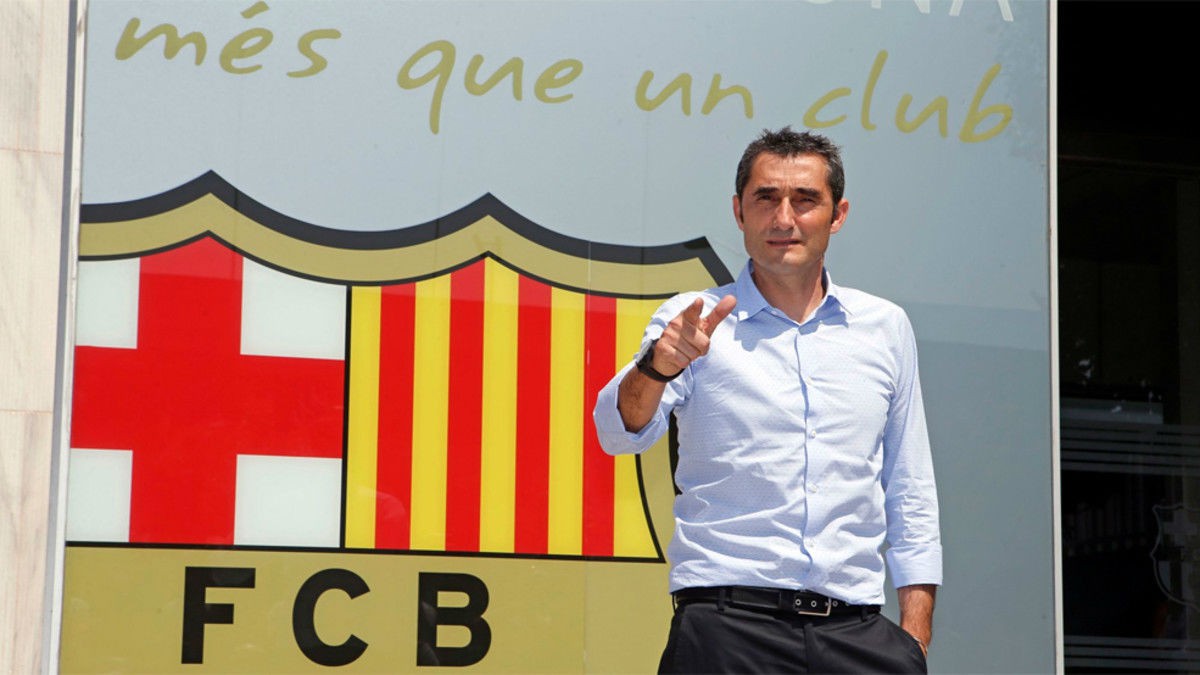 Đến Barcelona, HLV Valverde có khổ vì... tiêu tiền?