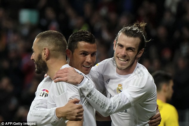 Real dùng lương của… Ronaldo để "trói" Gareth Bale