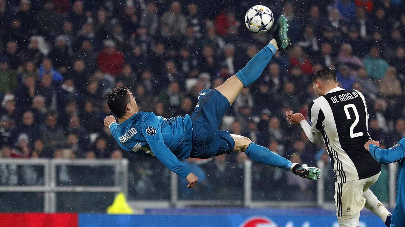 Ronaldo “bay” cao thế nào khi ghi bàn “xe đạp chổng ngược” trước Juventus?