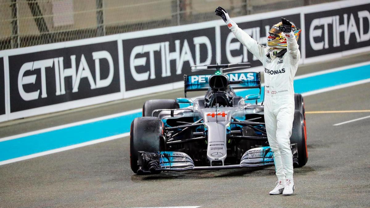 "Chìm" sau 3 chặng đua, Lewis Hamilton sắp nổi giận vùng lên?
