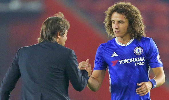 Tin bóng đá ngày 17/11: HLV Conte gọi Luiz trở lại giữa tâm "bão"