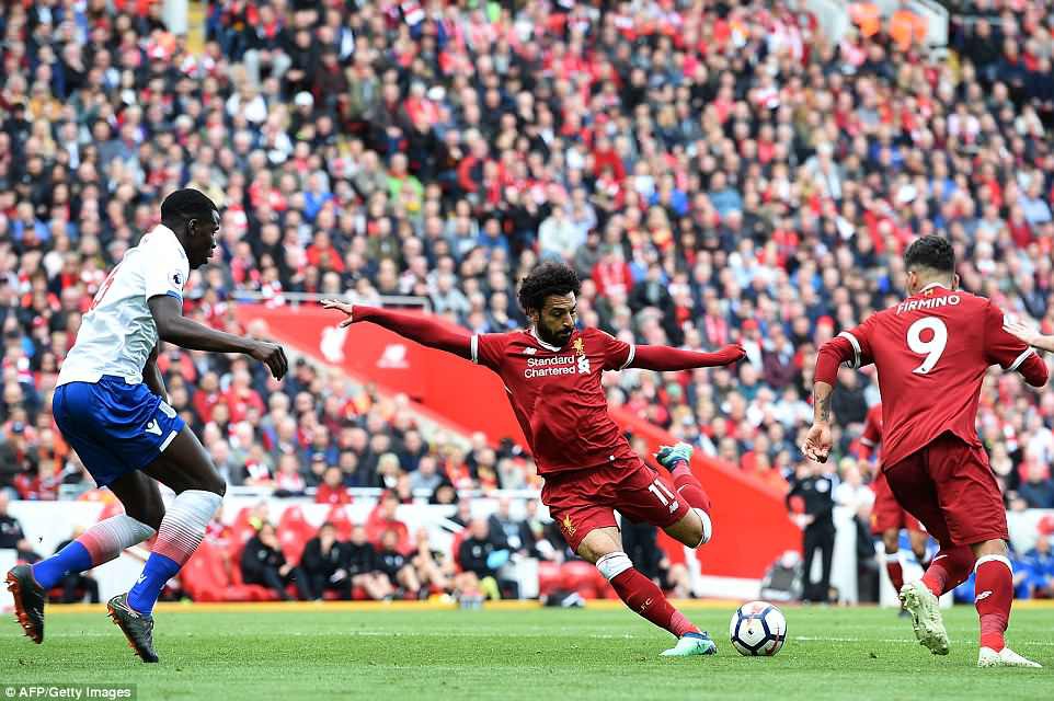 Video: Kỷ lục bỏ lỡ khó tin của Salah khiến Liverpool chia điểm