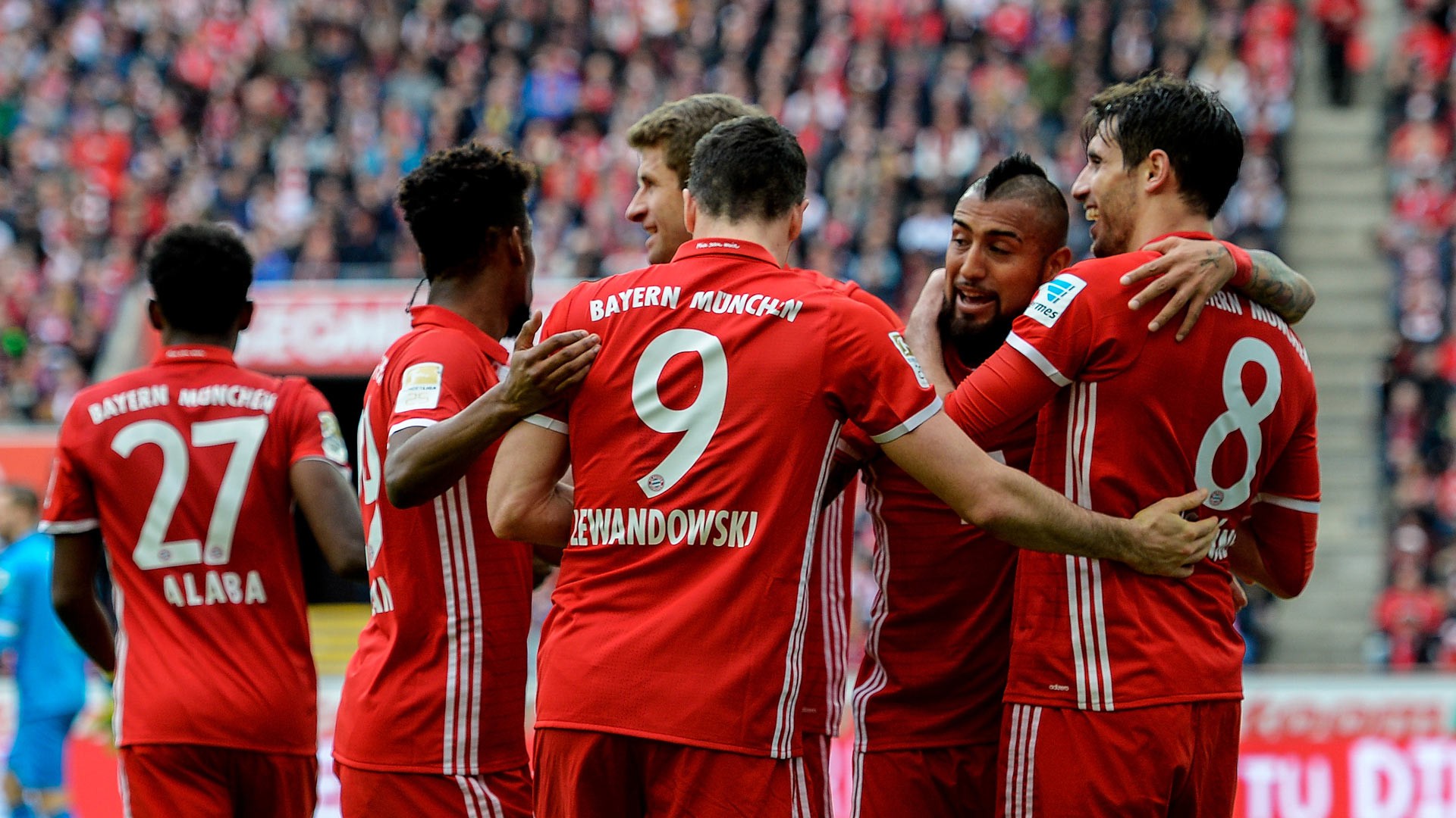 Vùi dập Cologne, Bayern Munich xây chắc ngôi đầu