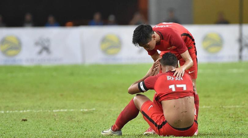 Hai thất bại li&ecirc;n tiếp khiến cơ hội lọt v&agrave;o b&aacute;n kết trở n&ecirc;n nhỏ nhoi với U22 Singapore. Ảnh: FFT.