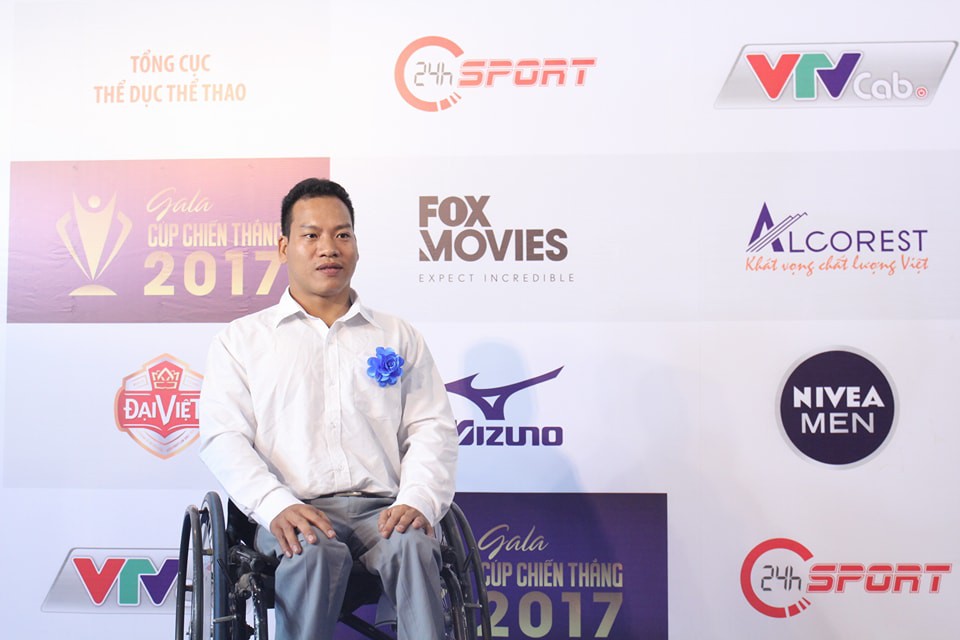 Cúp Chiến thắng 2017: Vinh danh Lê Thanh Tùng và Bùi Thu Thảo Cúp Chiến thắng 2017: Vinh danh Lê Thanh Tùng và Bùi Thu Thảo