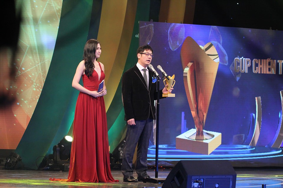 Cúp Chiến thắng 2017: Vinh danh Lê Thanh Tùng và Bùi Thu Thảo Cúp Chiến thắng 2017: Vinh danh Lê Thanh Tùng và Bùi Thu Thảo