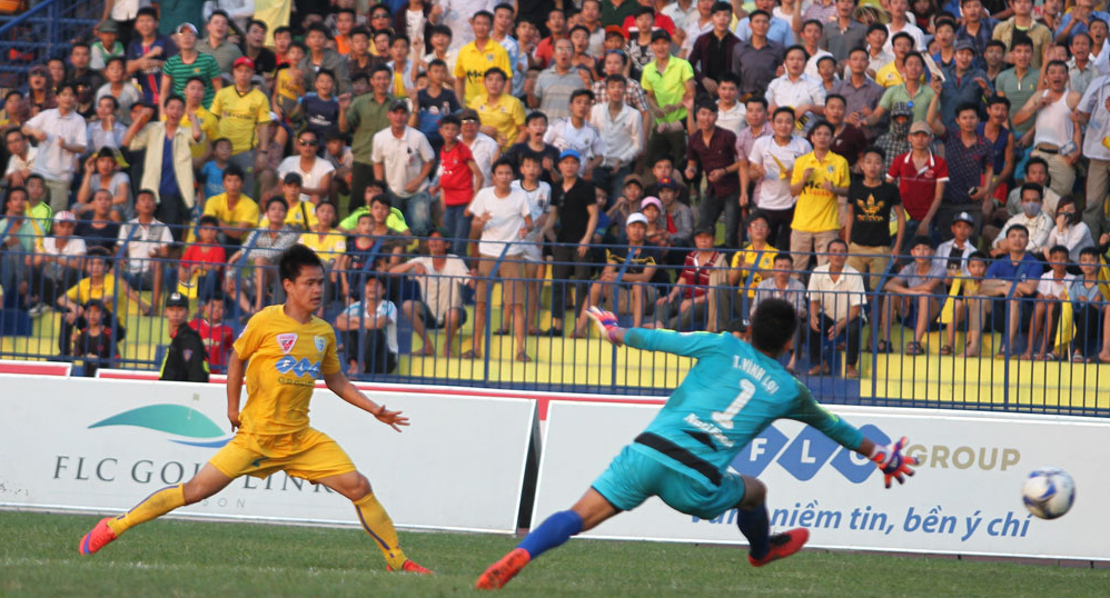 5 pha cứu thua xuất sắc nhất vòng 8 V.League 2016