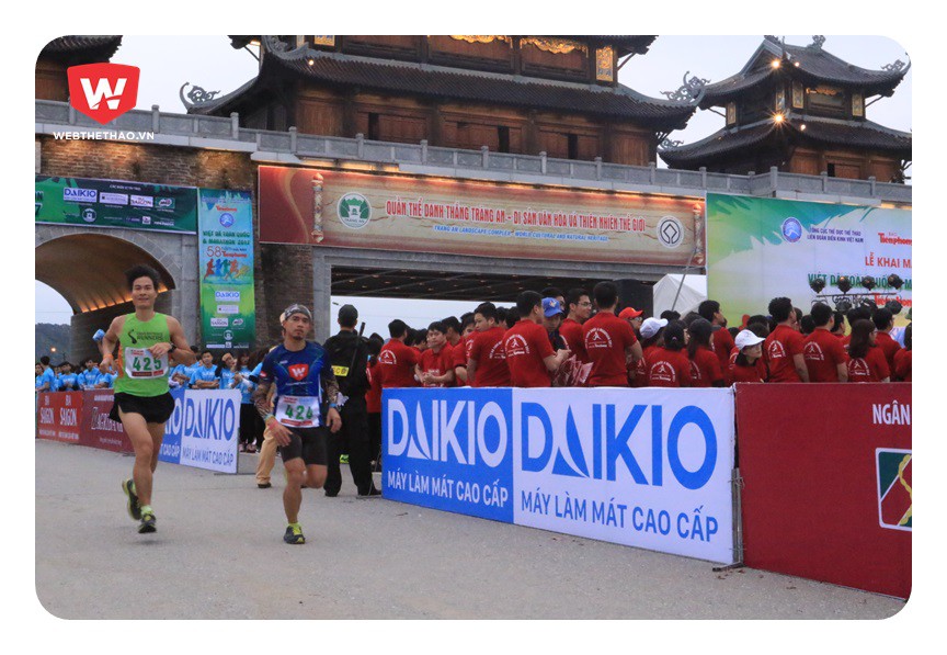 Ph&oacute;ng vi&ecirc;n Tiến Đạt của Webthethao tham dự nội dung chạy 42km. Ảnh: H&agrave; Dương