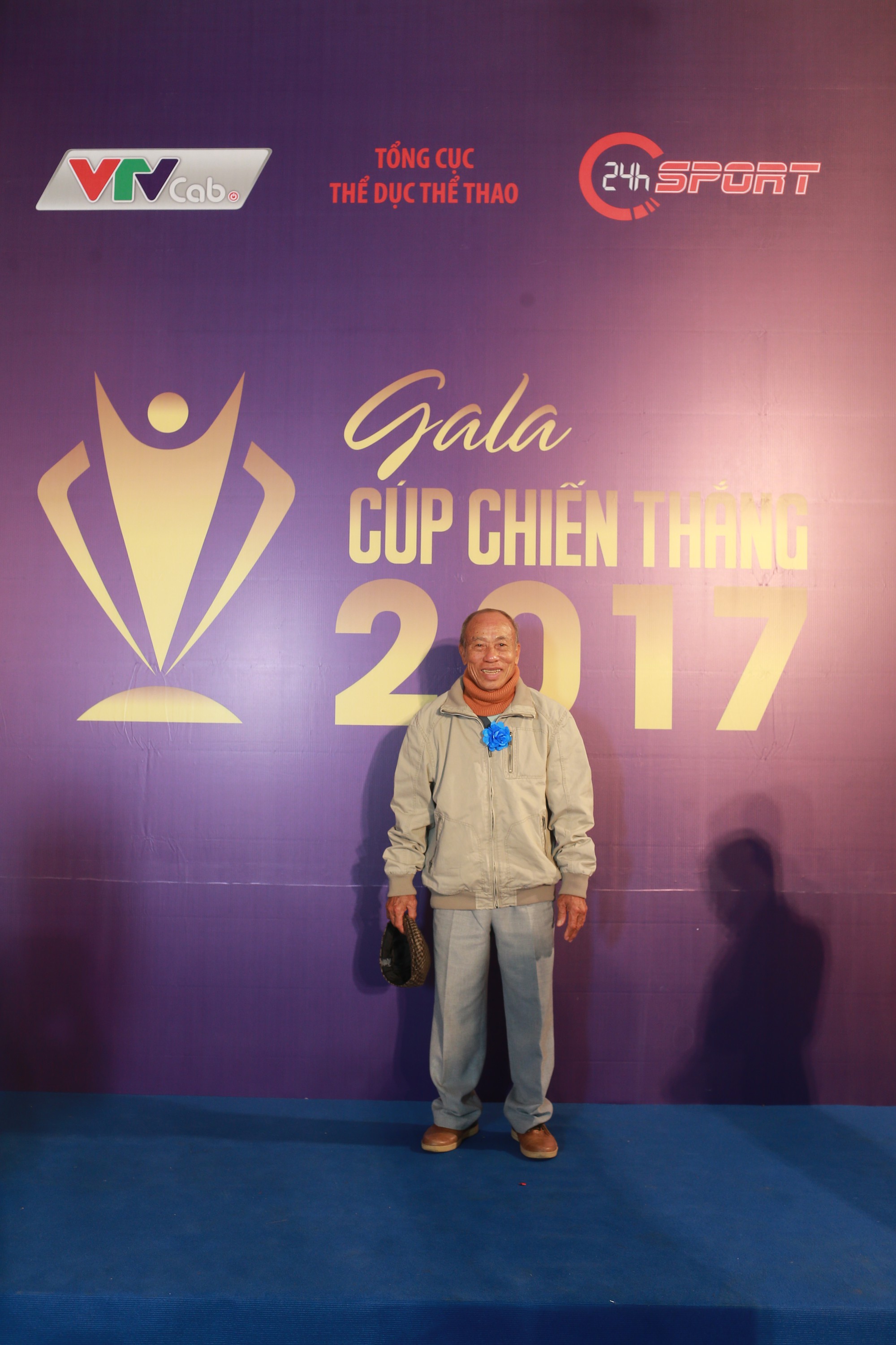 Huyền thoại điền kinh B&ugrave;i Lương, chủ nh&acirc;n danh hiệu ''Th&agrave;nh tựu trọn đời'' tại Gala C&uacute;p Chiến thắng 2016