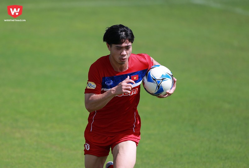 Theo Văn Quyết, C&ocirc;ng Phượng v&agrave; anh c&oacute; lối chơi kh&ocirc;ng hề giống nhau. Ảnh: Hải Đăng.