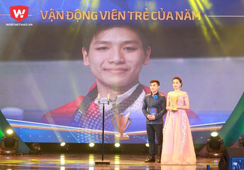 Cúp Chiến thắng 2017: Vinh danh Lê Thanh Tùng và Bùi Thu Thảo Cúp Chiến thắng 2017: Vinh danh Lê Thanh Tùng và Bùi Thu Thảo