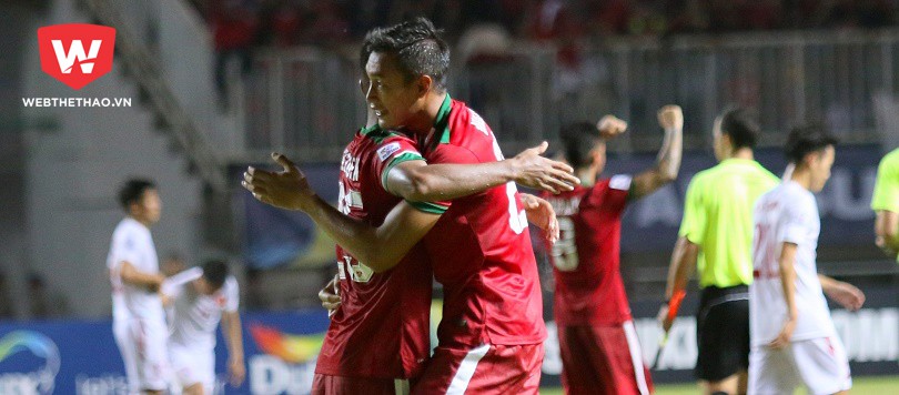 Alfred Riedl khó chọn vị trí trung vệ vì... ai cũng hay