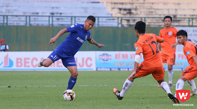 Anh Đức sẽ chấm dứt 15 năm thống trị V.League của những ông Tây?
