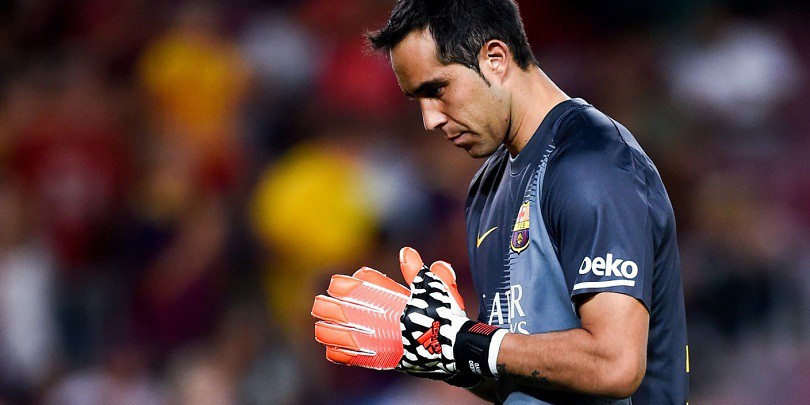 Claudio Bravo trở về Barcelona làm "rổ đựng bóng"?