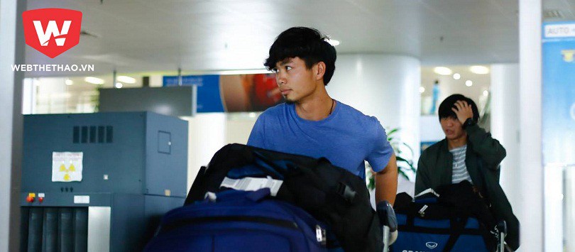Công Phượng về nước với chùm râu lạ