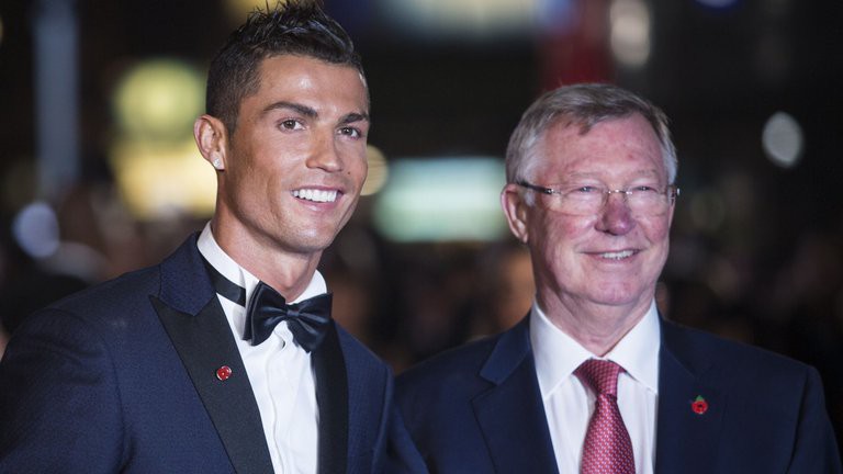 Sir Alex Ferguson tin rằng CR7 sẽ gi&agrave;nh QBV 2016.