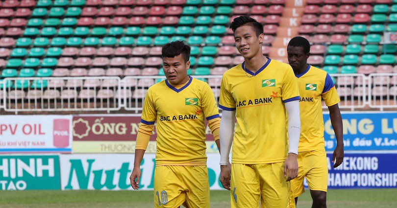 Điểm binh vòng 24 V.League 2017: SLNA mất hảo thủ, SHB Đà Nẵng lâm nguy