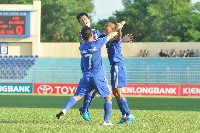 Đinh Thanh Trung vẽ đường cong hoàn hảo vào lưới T.Quảng Ninh (Video)