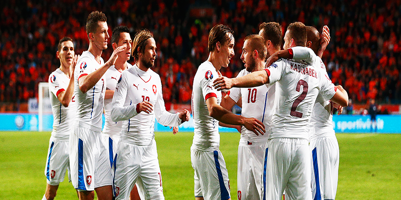 Giao hữu quốc tế, Nga 1-2 CH Czech: Phút 90 quyết định
