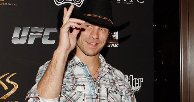 Hậu UFC FN 89: "Cowboy" ẵm giải "Performance of the Night"