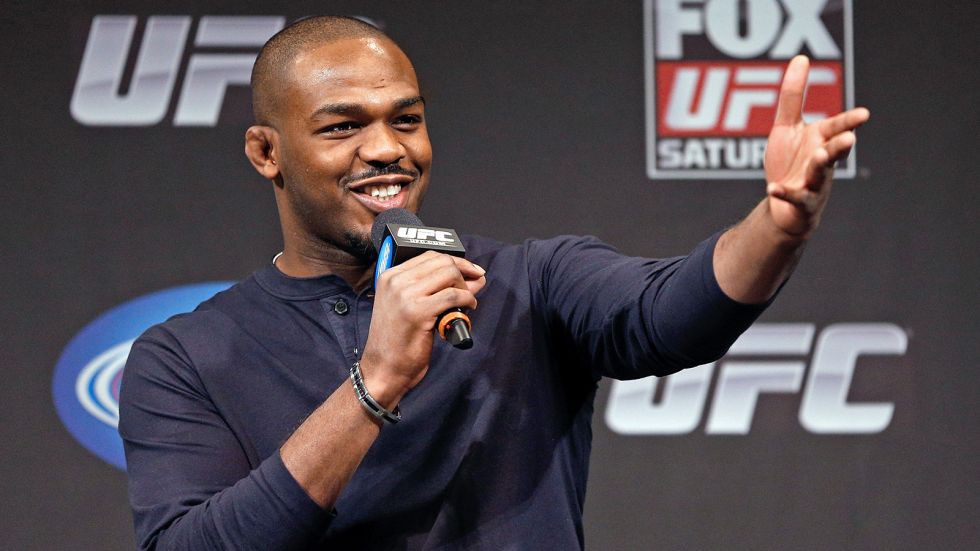 Jone Jones "khoe" khả năng vũ đạo, Paige bỏ UFC 200 vì mê nhảy