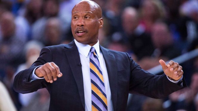 L.A. Lakers sa thải HLV thứ 5 trong vòng 5 năm