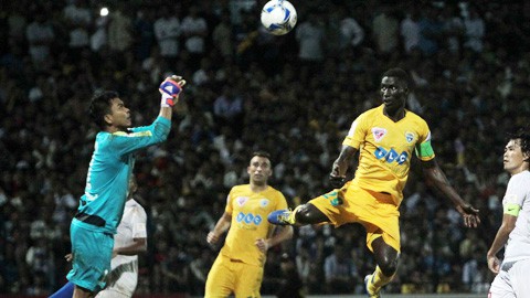Những pha cứu thua ngoạn mục của Tô Vĩnh Lợi trên sân Thanh Hóa