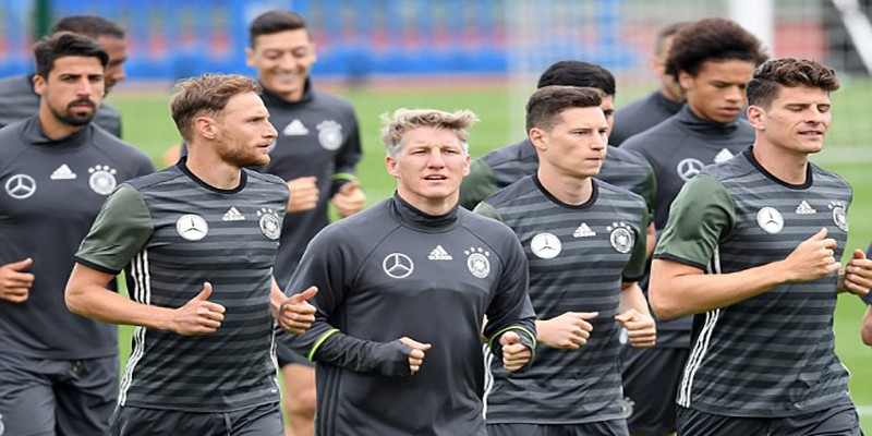 Oliver Bierhoff: "Đức nắm giữ thông số của tất cả các đội bóng"