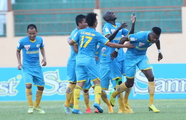 Pha "ngả bàn đèn" đẳng cấp của Trần Đình Kha