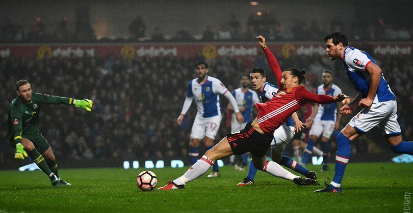 Rashford và Ibra ghi bàn, Man Utd vượt qua vòng 5 FA Cup